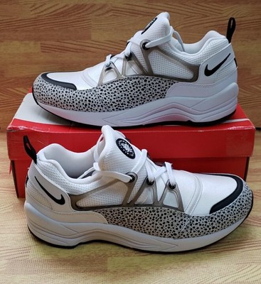 black huaraches white sole